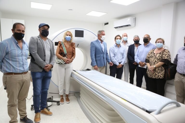Luque: “Seguiremos dotando de tecnología los hospitales de la ciudad”