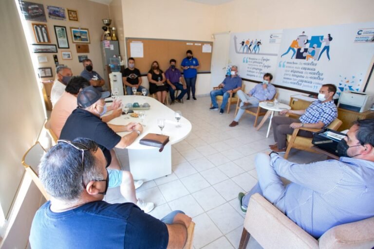 Las instituciones deportivas solicitaron culminar el Estadio Centenario