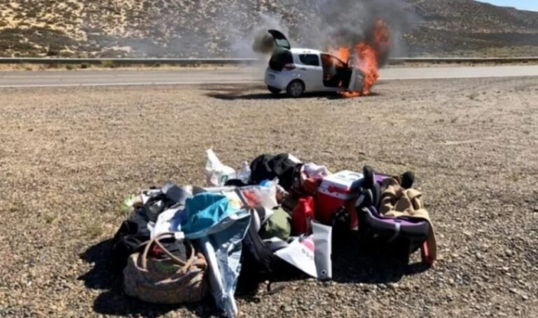 Volvían de vacaciones, el auto fallaba, lo revisó un mecánico pero se incendió en la ruta