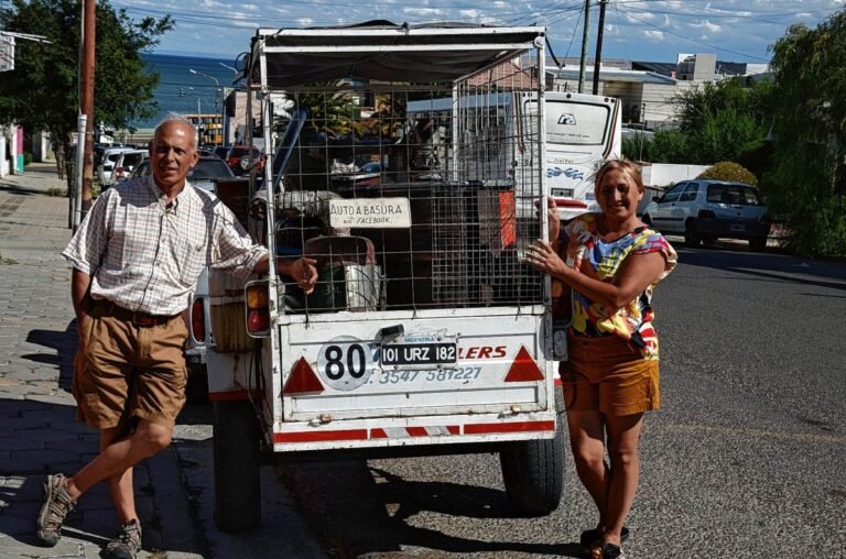 Invento sobre ruedas: un ingeniero y su esposa llevan viajando más de 4.000 km con combustible a base de basura