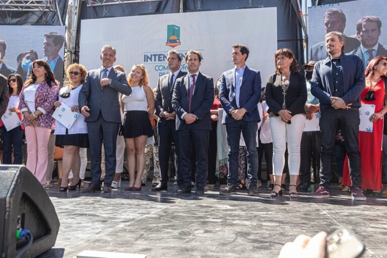 El Municipio entregó más de 30 millones de pesos a cooperadoras para la reparación de las escuelas