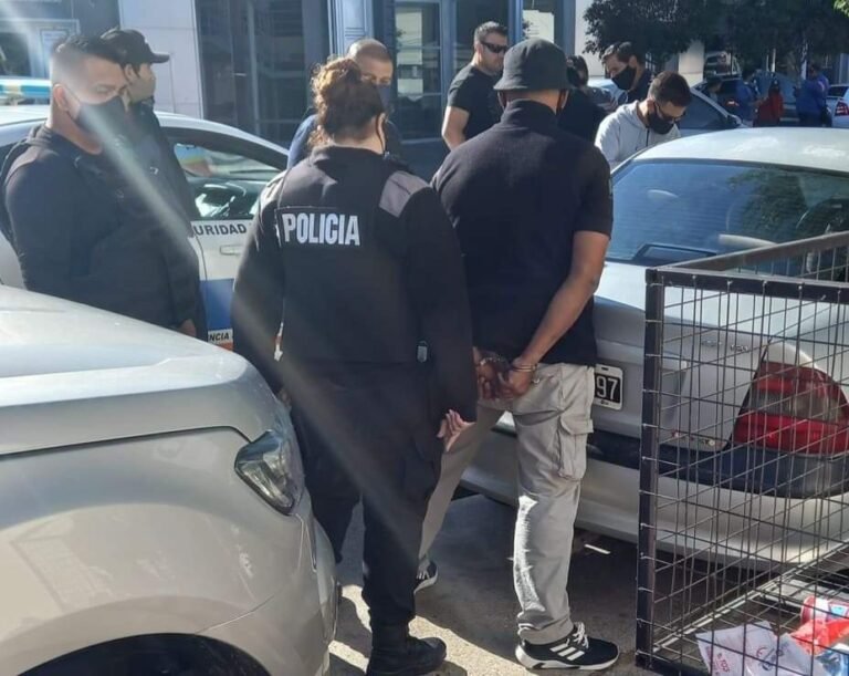 Detuvieron al hombre que ingresaba a robar y obligaba a desnudar a sus víctimas