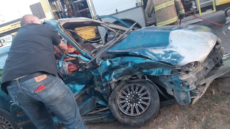Fuerte choque dejó una mujer y dos menores en el hospital