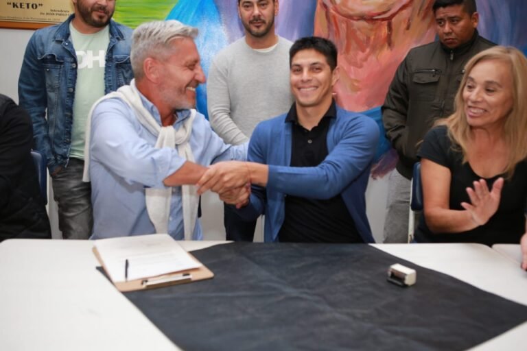 Convenio para la ampliación de una tribuna para el Club J. Newbery y la creación de un jardín