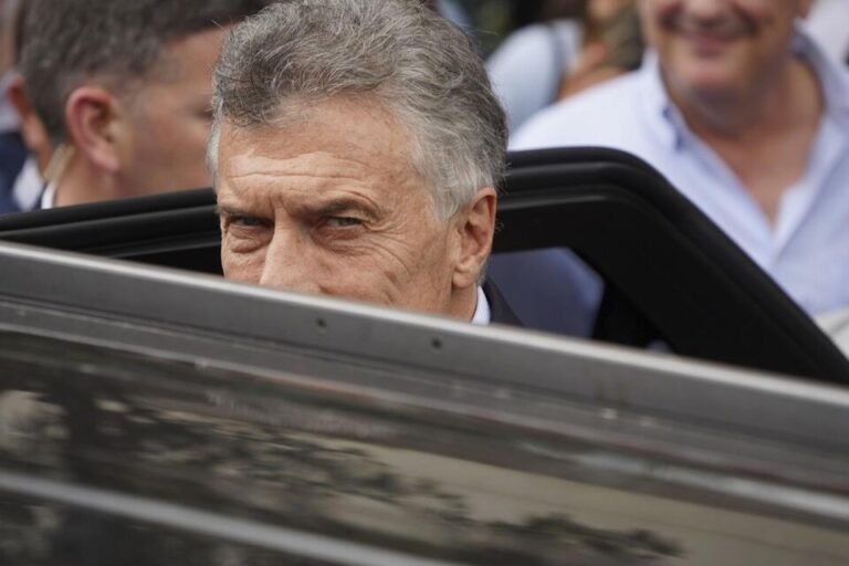 Mauricio Macri volvió a pedir permiso para salir del país