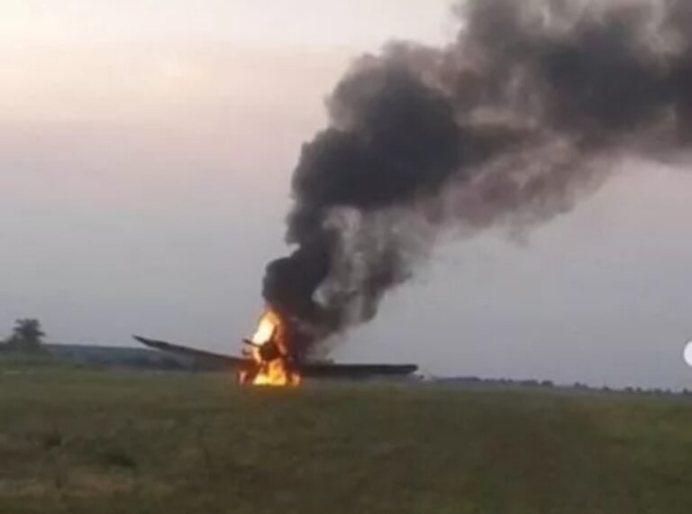 Se prendió fuego un avión hidrante que combatía incendios