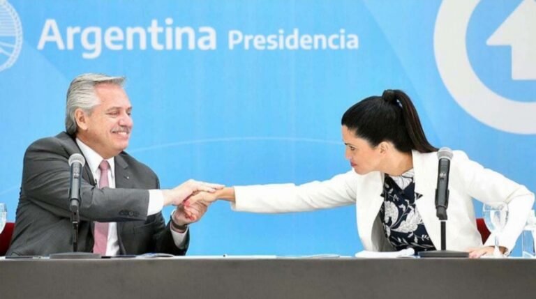 “El nuevo sistema del PAMI les permitirá a los jubilados dejar de ser un número”