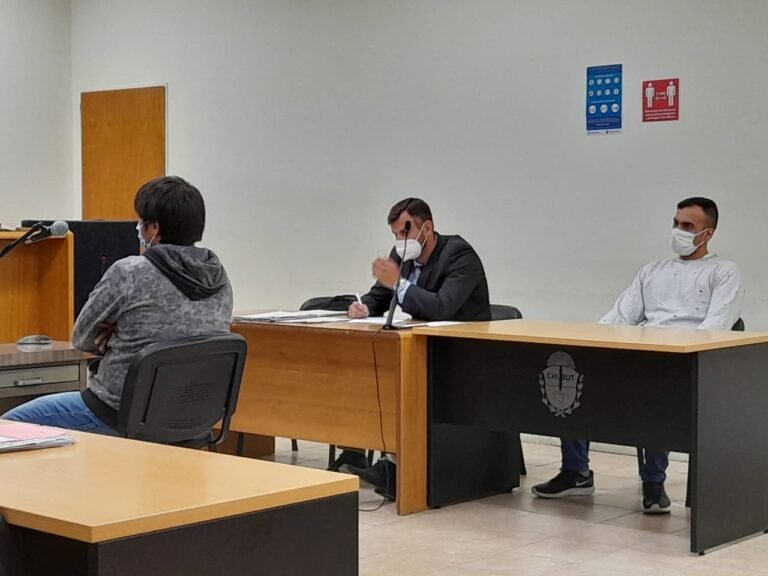 Debieron suspender la audiencia porque no se presentó el defensor