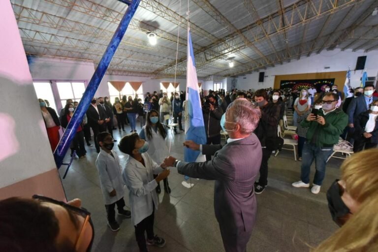 Arcioni inauguró el año escolar en Rawson