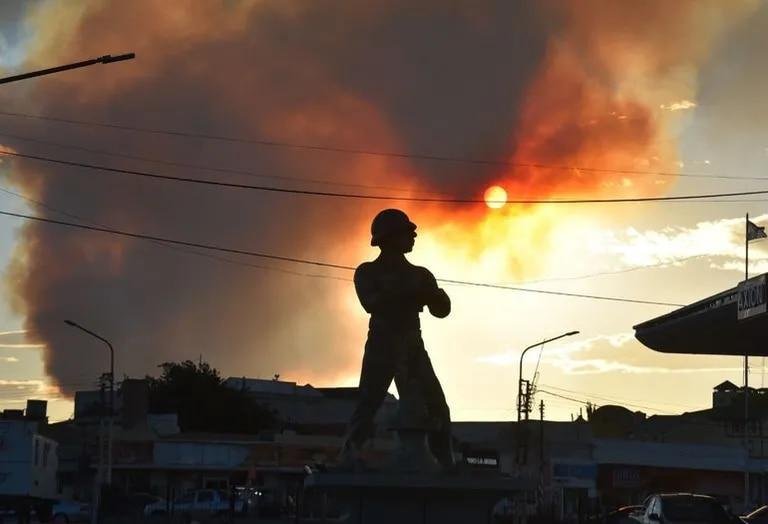 Un intento de robo habría causado el incendio cerca del pozo petrolero