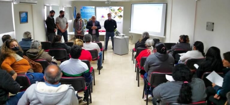 Productores de Comodoro se capacitaron en Buenas Prácticas Agrícolas