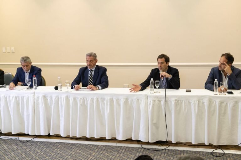 Municipio firmó acuerdo con Provincia y Nación para urbanizar Fracción 14 y 15