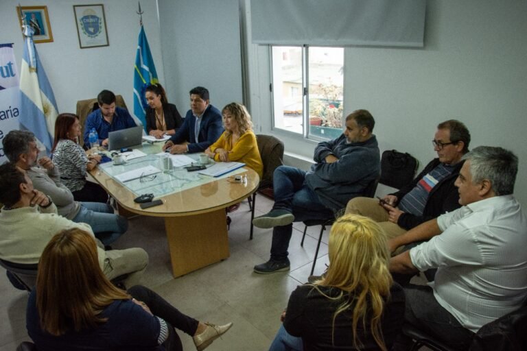 Provincia acordó aumento salarial con los trabajadores de Desarrollo Social