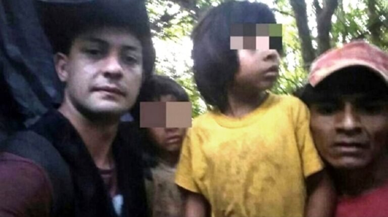 Dos hermanos de 6 y 8 años sobrevivieron 26 días perdidos en la selva amazónica