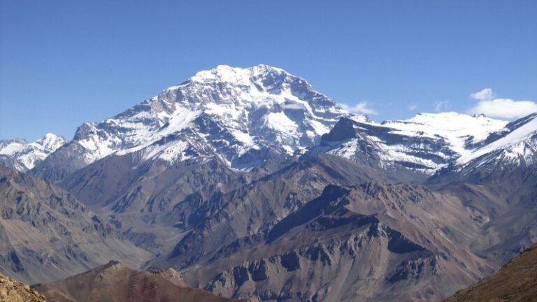 Tragedia en el Aconcagua: un andinista murió mientras intentaba hacer cumbre en el cerro