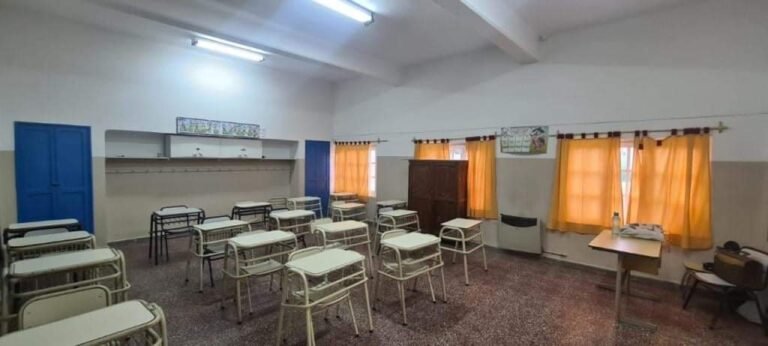 ATECH comienza un paro de 96 horas y anticipa acampe en edificios públicos