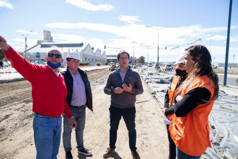 Avanzan con éxito las obras de repavimentación de la avenida Hipólito Yrigoyen