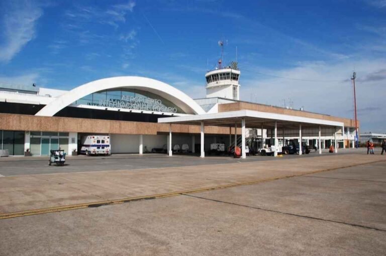 Amenazas de bomba: Evacuaron el aeropuerto de Rosario