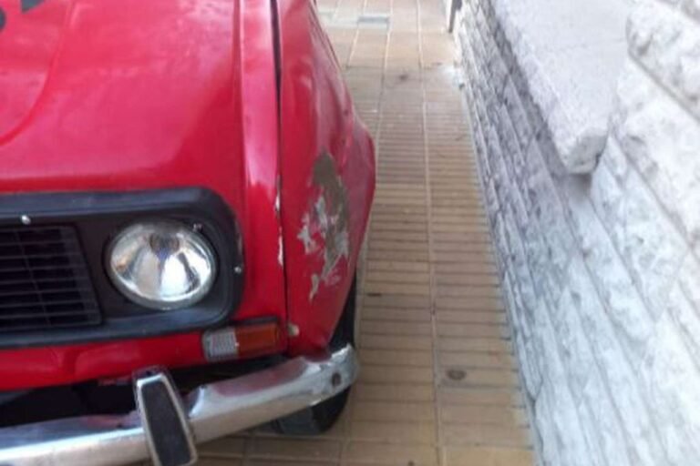Su mamá le regaló un auto y a los 10 segundos lo chocó