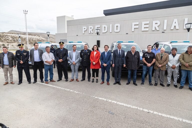 Aporte en seguridad: entregaron móviles policiales a la Unidad Regional