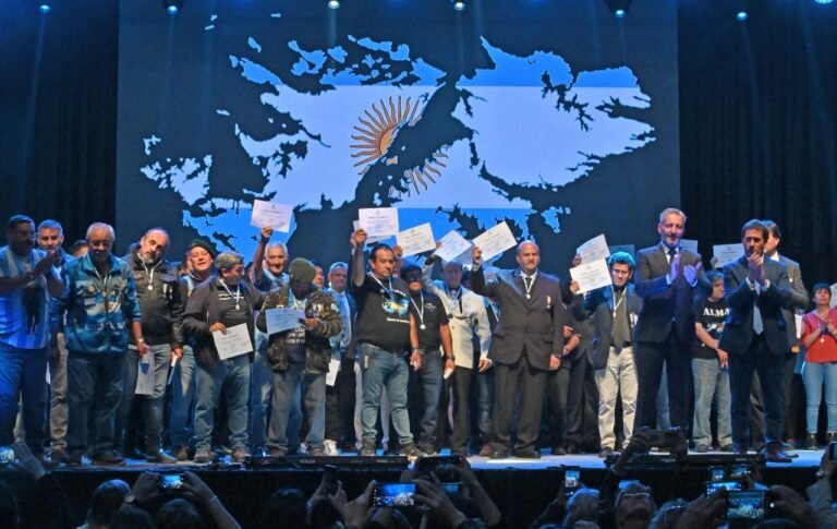 Entregaron medallas en reconocimiento a veteranos