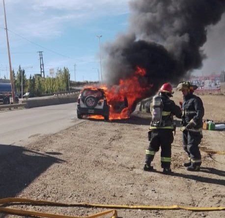 Se incendió un vehículo por fallas técnicas
