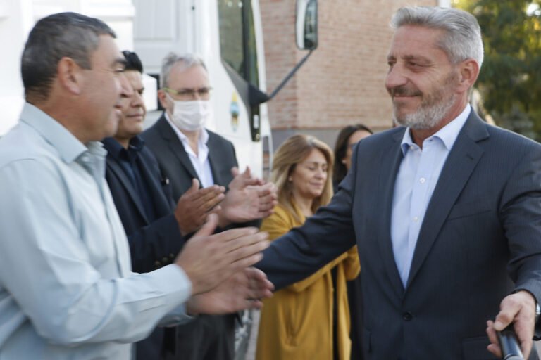 Arcioni: “Gracias al esfuerzo de todos, estamos saliendo y poniendo a la Provincia de pie”