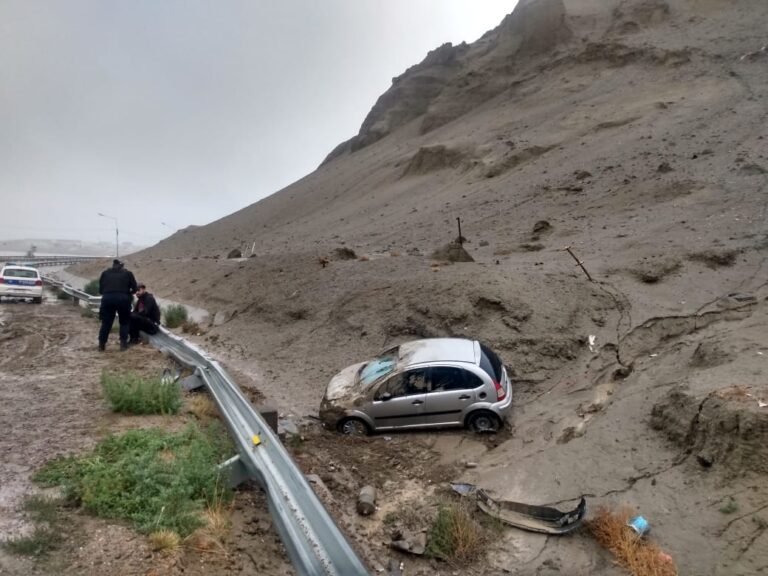 Perdió el control del vehículo y despistó