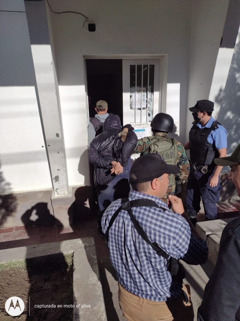 Se atrincheró y amenazó con matarse para evitar cumplir una condena por abuso