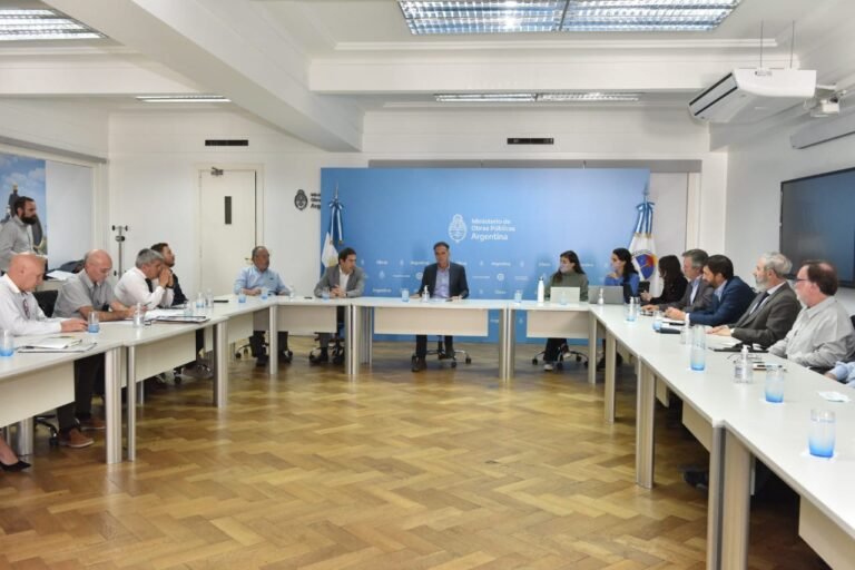 Luque e intendentes chubutenses gestionan en Buenos Aires obras para toda la región
