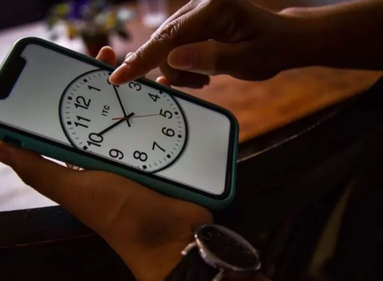 Proponen cambiar la hora en la Argentina
