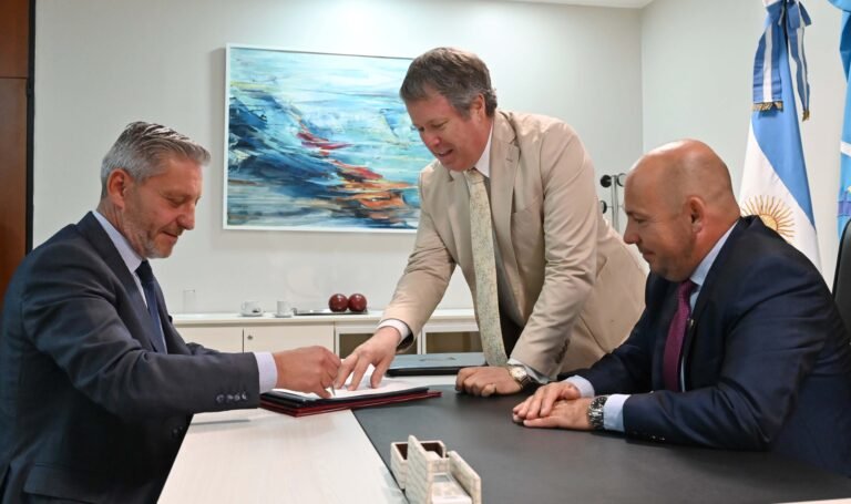 Arcioni delegó el mando al vicegobernador Sastre