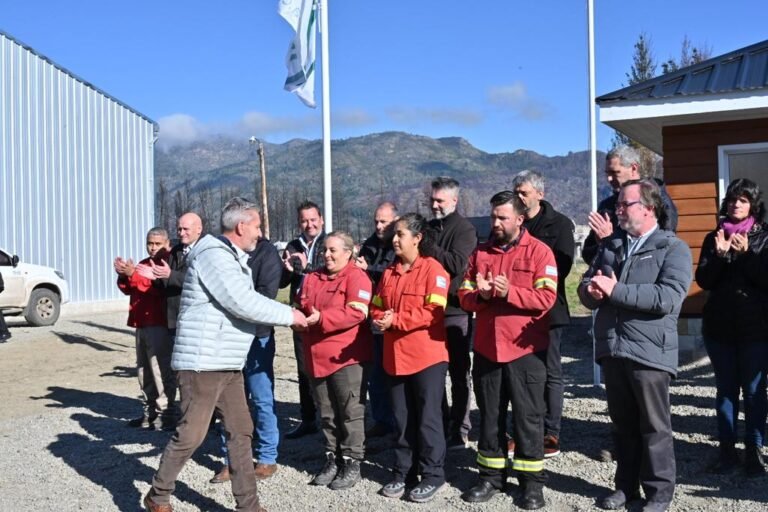 Inauguraron la base de la Brigada de Incendios y entregaron el proyecto para la segunda
