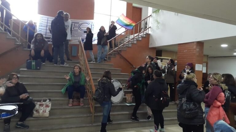 Docentes: el próximo 27 de mayo fueron citados a una mesa paritaria