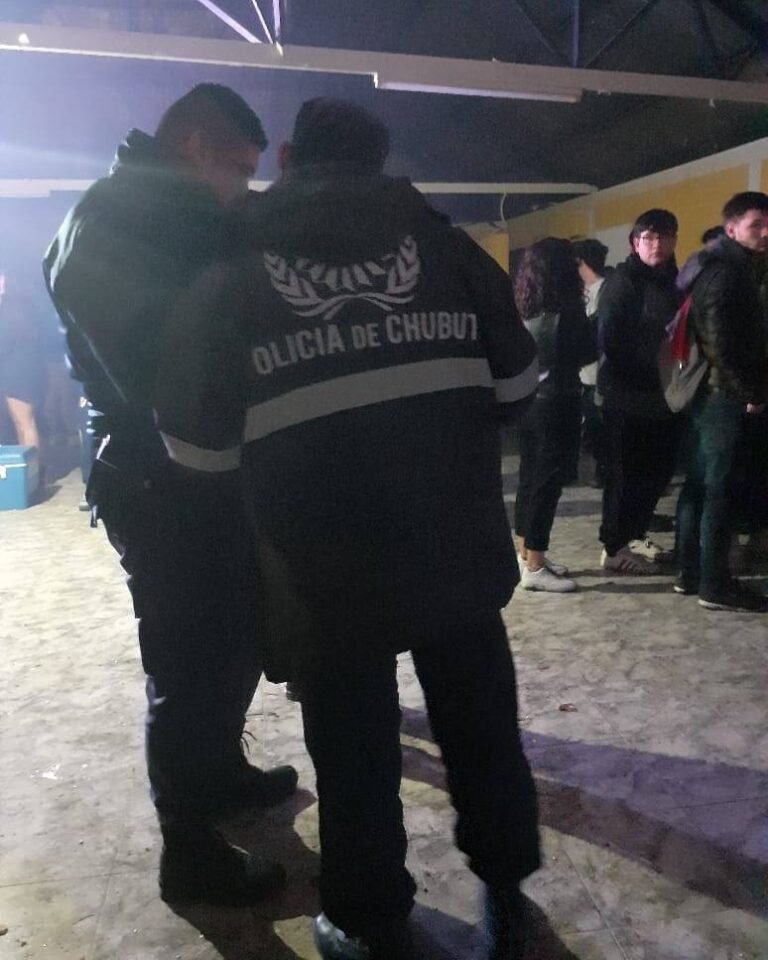 Fiesta clandestina: transportaban a los participantes en colectivo