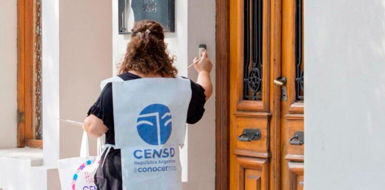 Censistas reclaman que a 4 meses de su trabajo no han recibido el pago
