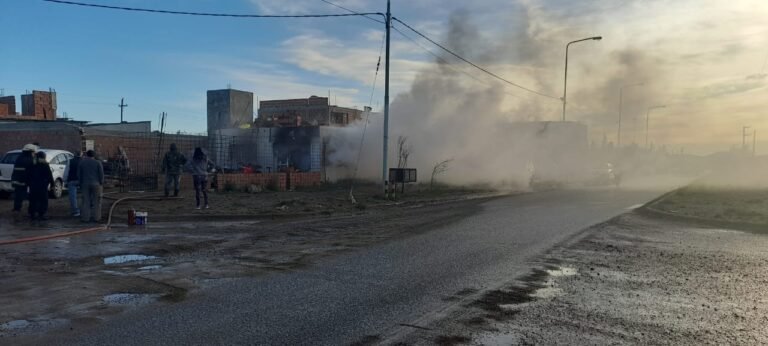 Fallecieron una madre y su hijo en un incendio de vivienda