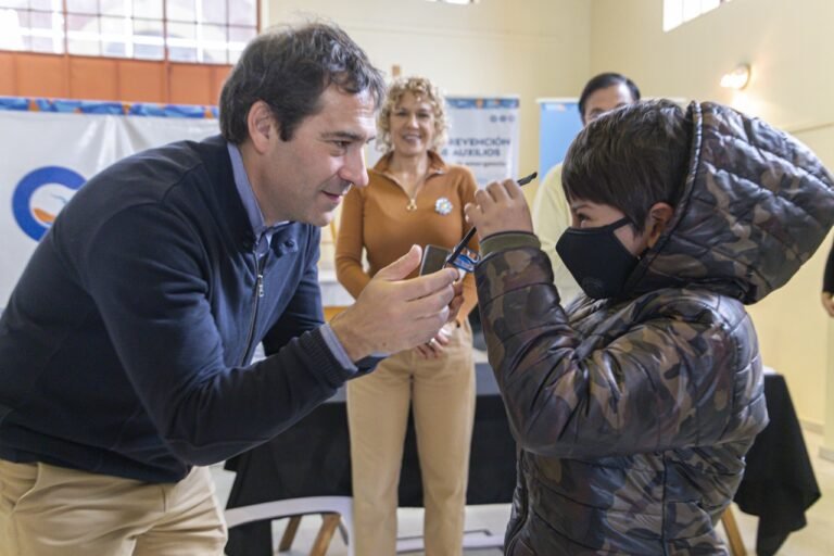 El Municipio lleva entregados más de 6 mil lentes gratuitos recetados