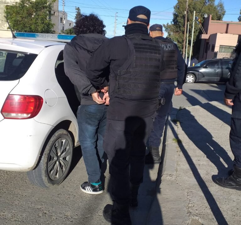 Lo identificaron al azar y tenía pedido de captura