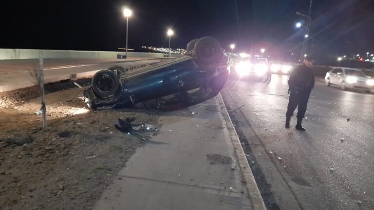 Se quedó dormido y volcó