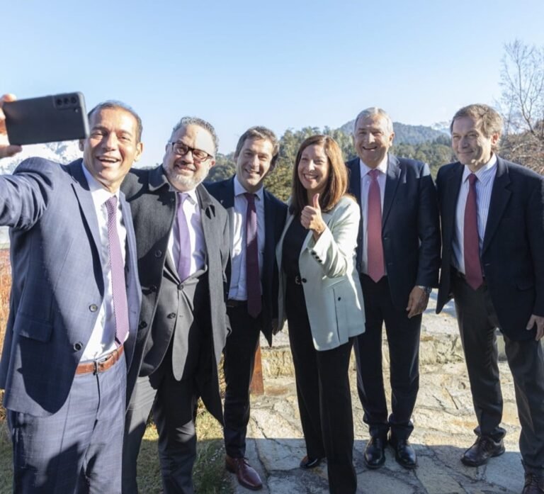 Luque participa del Encuentro Nacional del Hidrógeno 2030