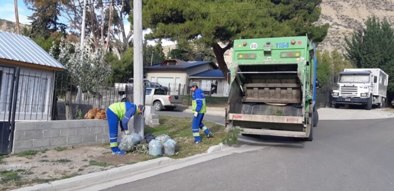 Profundizan los operativos de limpieza en barrios de Comodoro