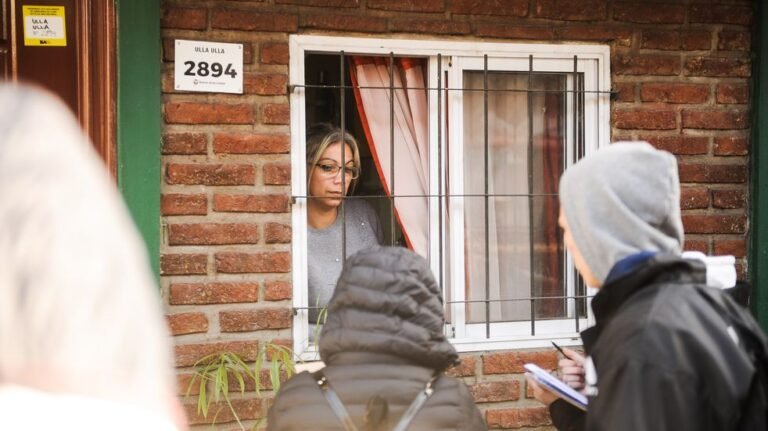 Detienen a tres falsos censistas