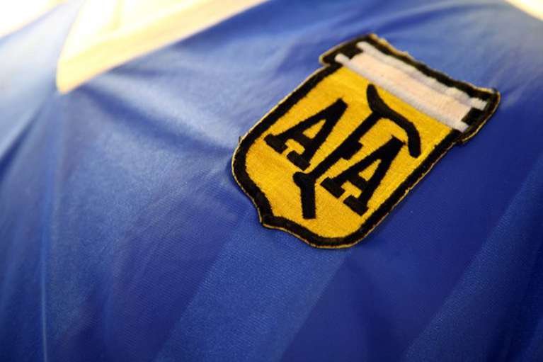 La camiseta de Diego Maradona se subastó en 9 millones de dólares