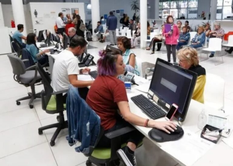Todos los trabajadores de la administración pública retoman a la presencialidad plena