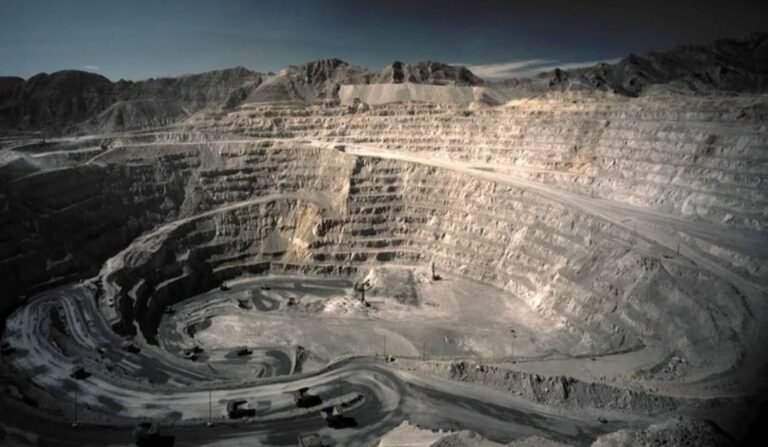 Minería: Gobierno junta a empresarios y ambientalistas para destrabar la actividad