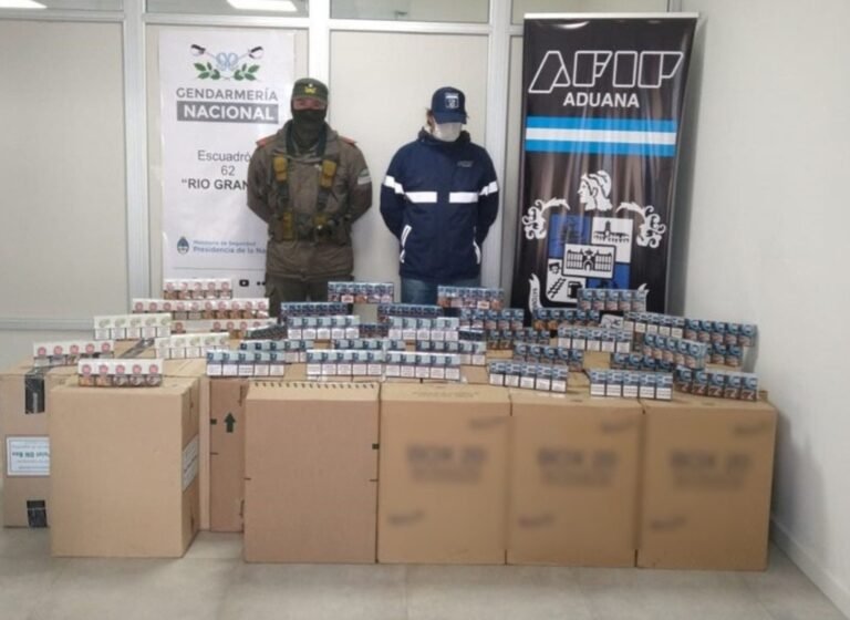 Circulaba cerca del límite fronterizo con 13 mil paquetes de cigarrillos ilegales