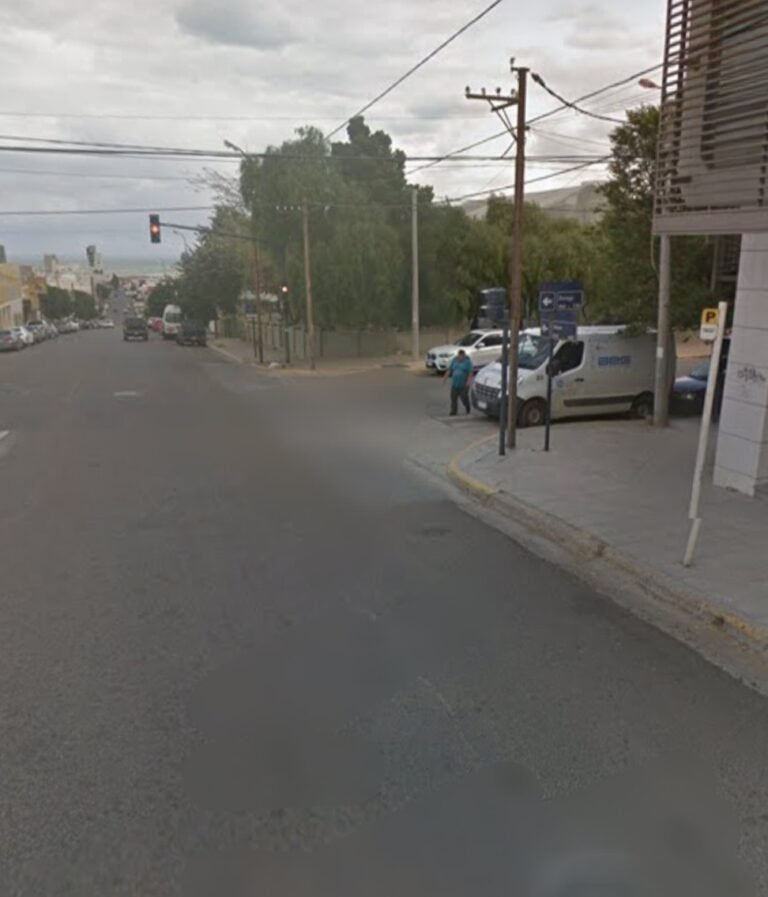 Le robaron el celular a una censita