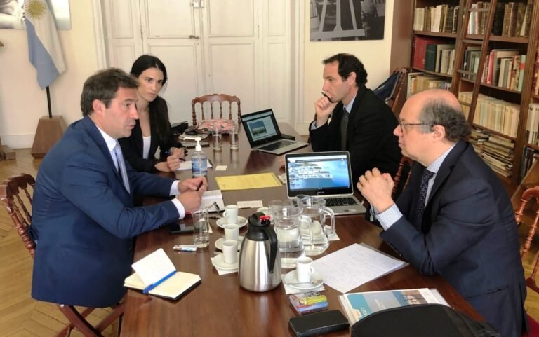 La agenda de Luque en Paris es el tema del agua