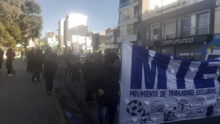 La rama de Cartoneros del MTE reclamaron en el centro